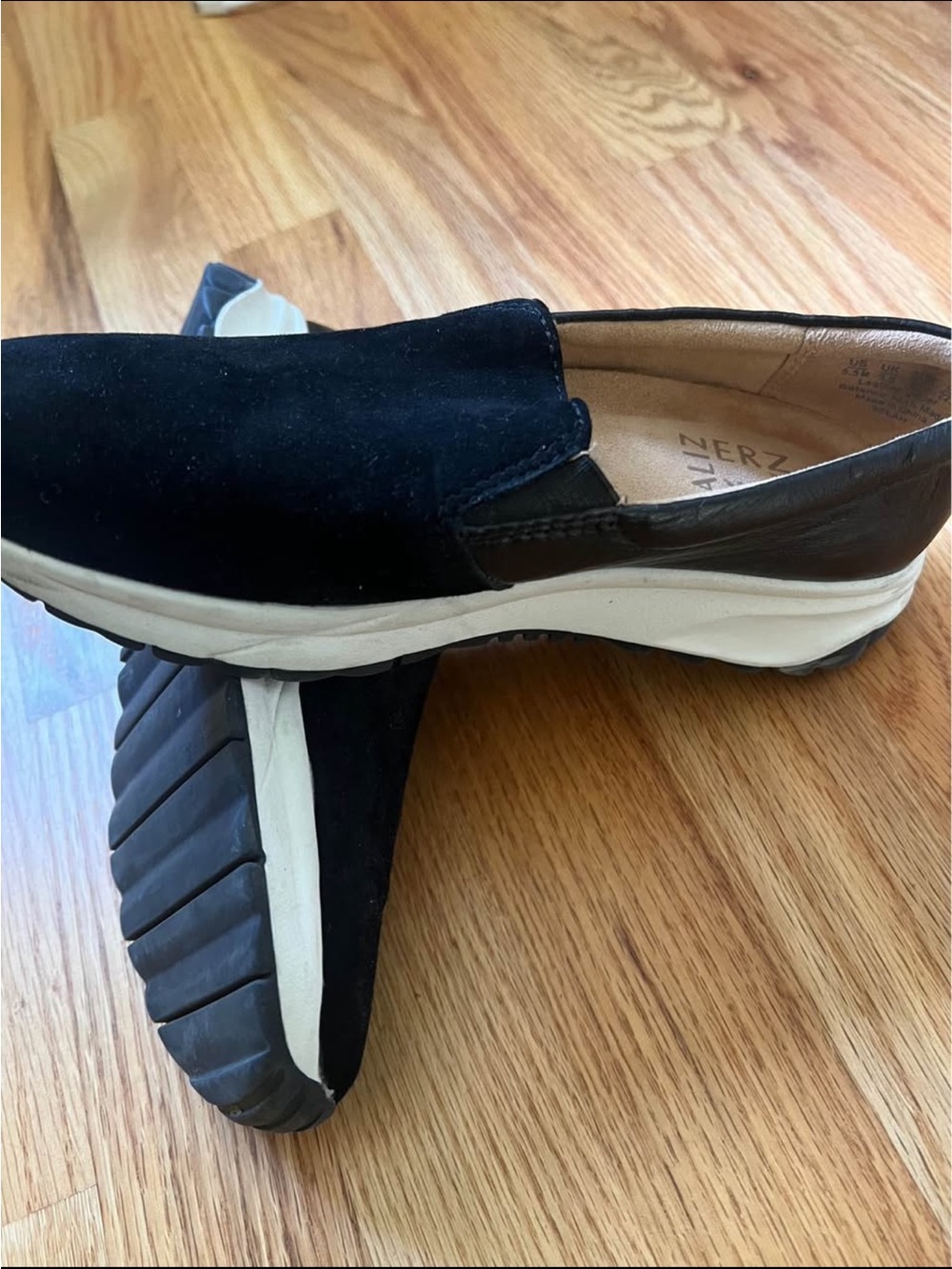New Naturalizer Black Slip-On Comfort Loafers with White Sole size 5.5 - Picture 5 of 6